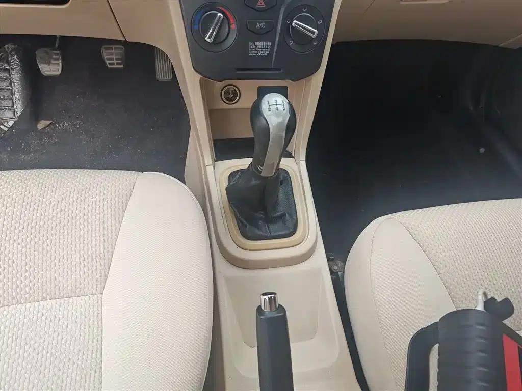 Fengyun 2 2015 1.5L Manual Elite Edition — миниатюра 10