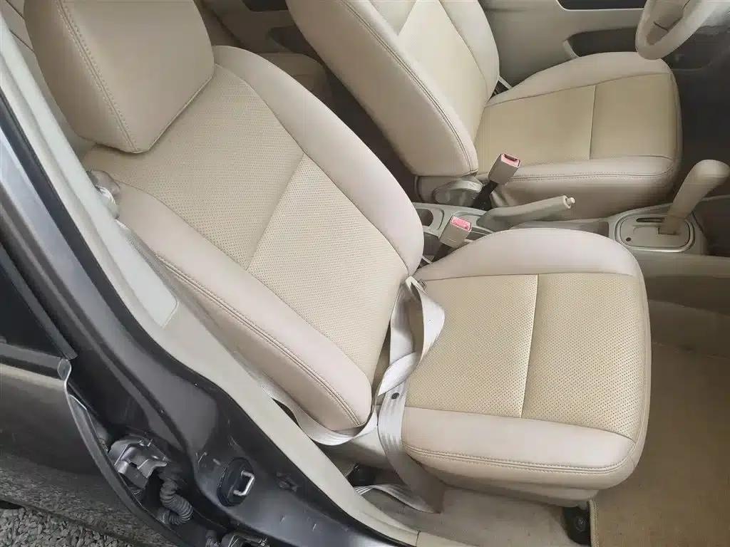 Venucia D50 2013 1.6L Automatic Fashion Edition — миниатюра 19
