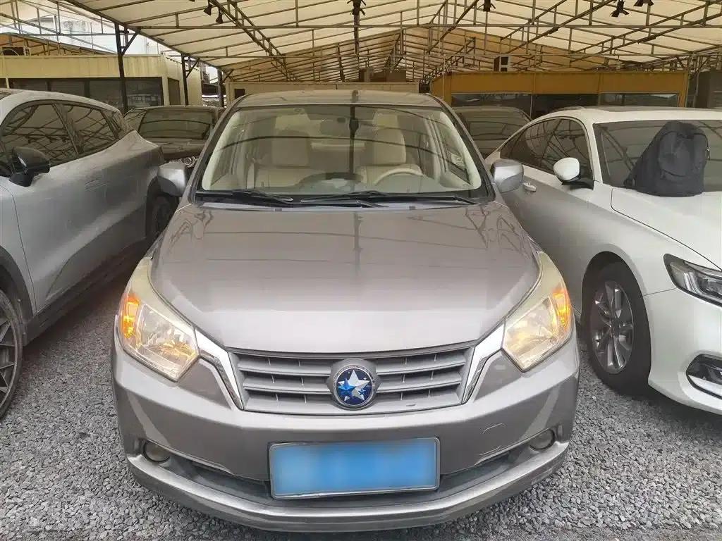 Venucia D50 2013 1.6L Automatic Fashion Edition — миниатюра 3