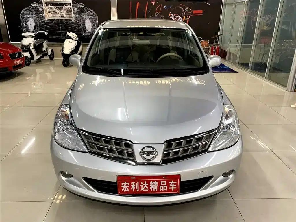 Tiida 2008 1.6L Manual Fashion Edition — миниатюра 1