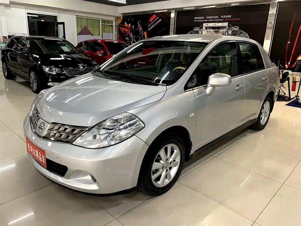 Tiida 2008 1.6L Manual Fashion Edition — миниатюра 2