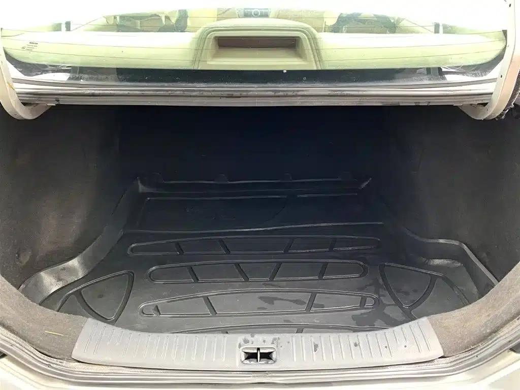 Tiida 2008 1.6L Manual Fashion Edition — миниатюра 15