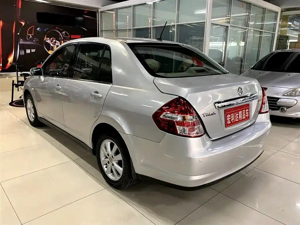 Tiida 2008 1.6L Manual Fashion Edition — миниатюра 16