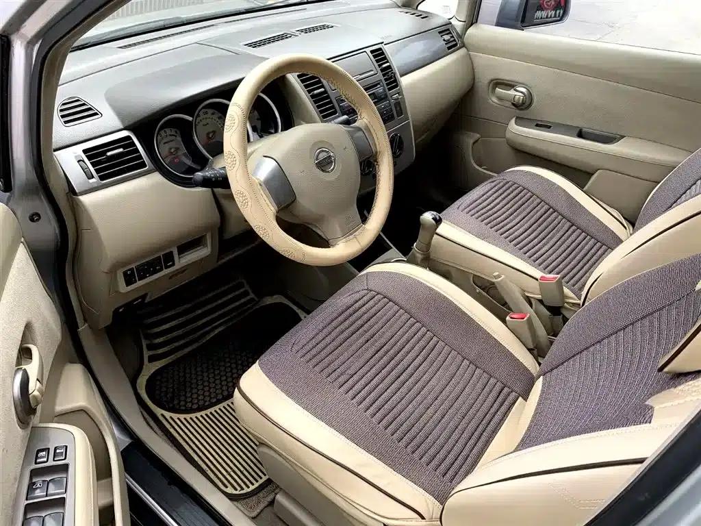 Tiida 2008 1.6L Manual Fashion Edition — миниатюра 5