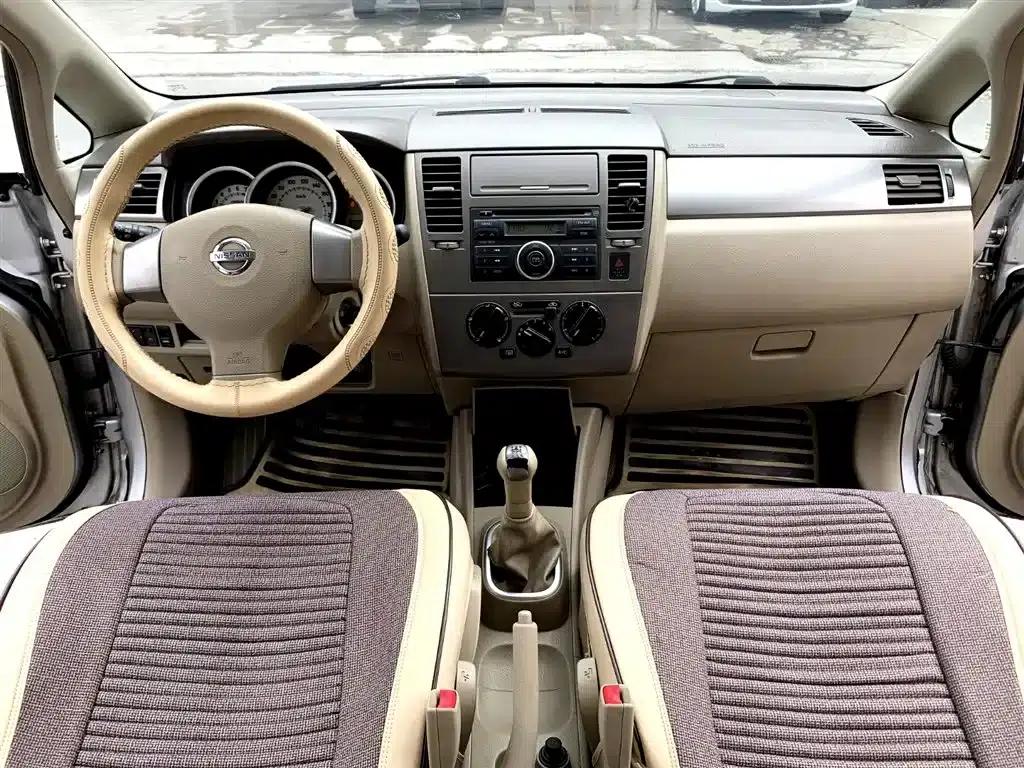 Tiida 2008 1.6L Manual Fashion Edition — миниатюра 6