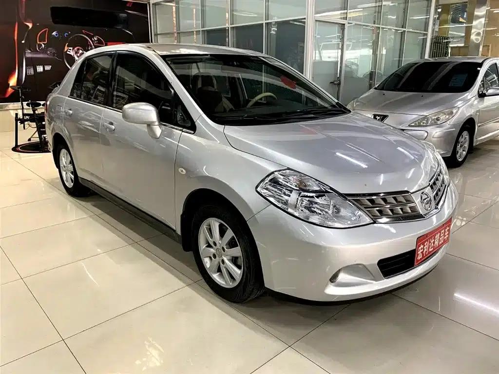 Tiida 2008 1.6L Manual Fashion Edition — миниатюра 9
