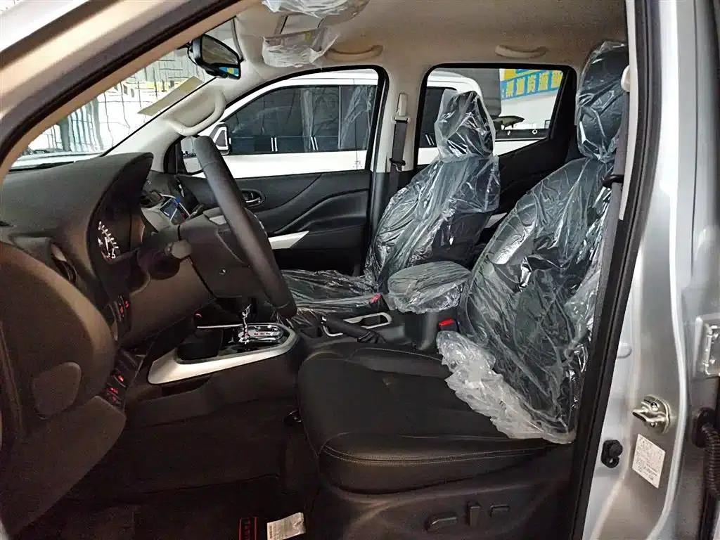 2024 Navara 2.5L Automatic 4WD Highway Premium Edition — миниатюра 11