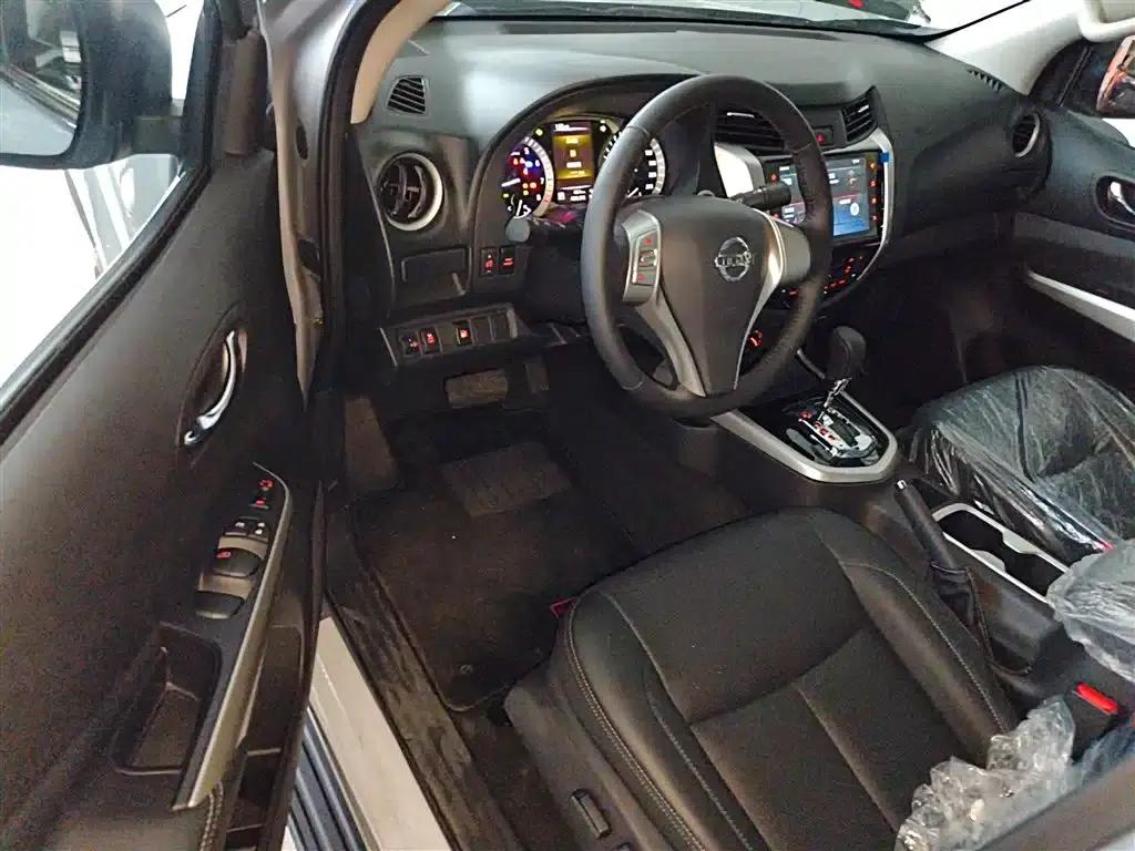 2024 Navara 2.5L Automatic 4WD Highway Premium Edition — миниатюра 12