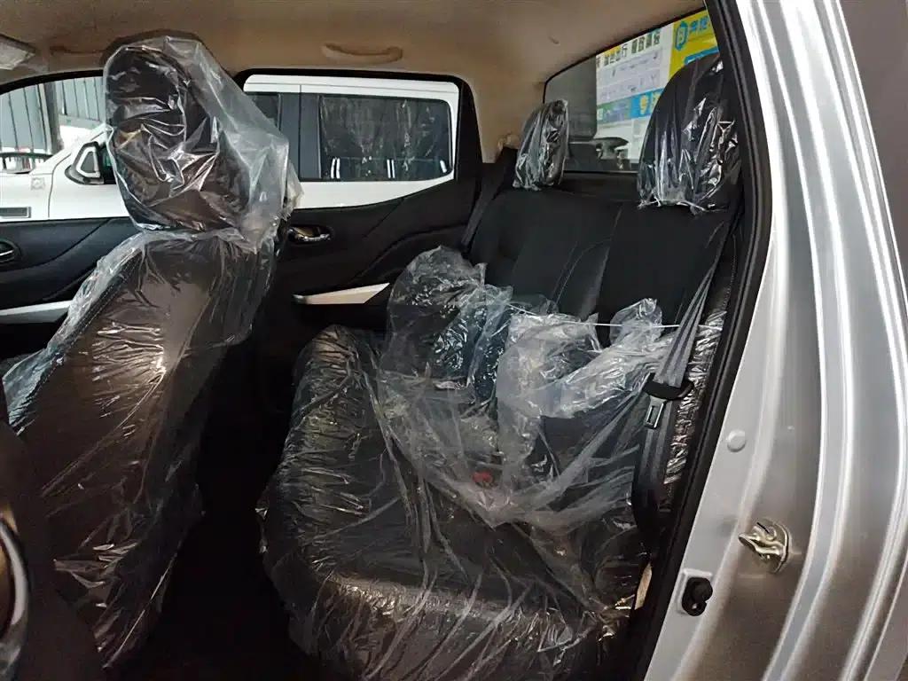 2024 Navara 2.5L Automatic 4WD Highway Premium Edition — миниатюра 13