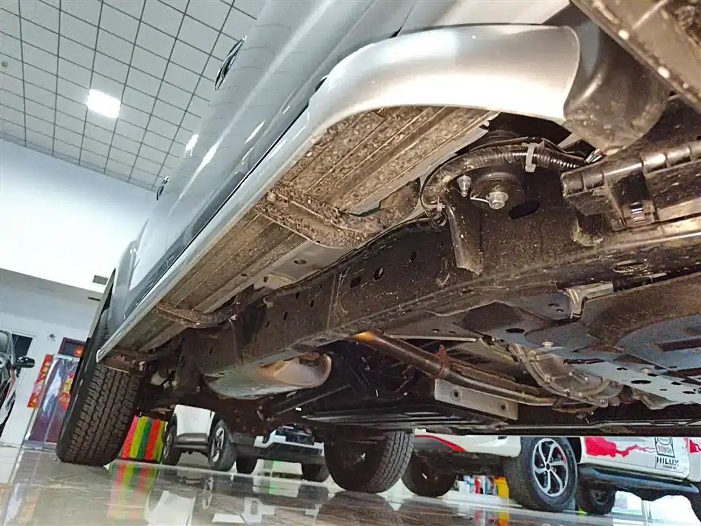 2024 Navara 2.5L Automatic 4WD Highway Premium Edition — миниатюра 19