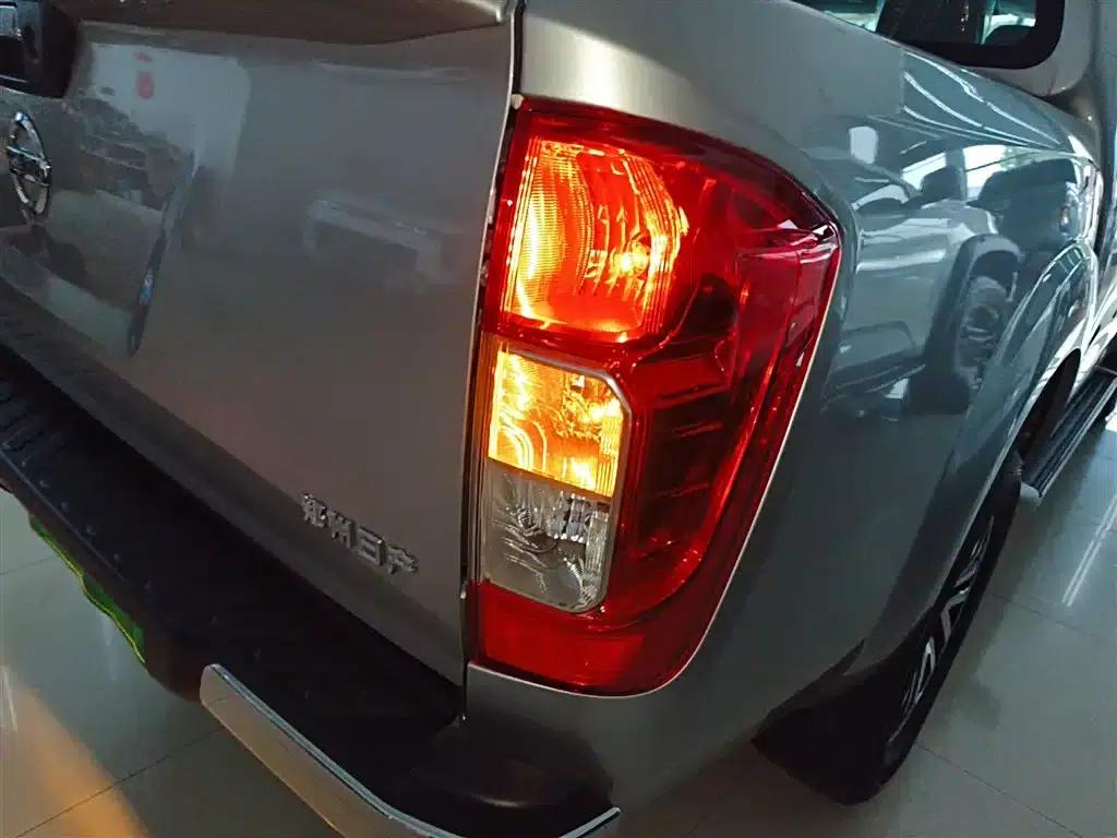 2024 Navara 2.5L Automatic 4WD Highway Premium Edition — миниатюра 24