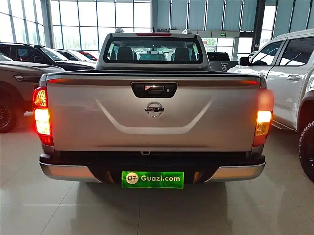 2024 Navara 2.5L Automatic 4WD Highway Premium Edition — миниатюра 4