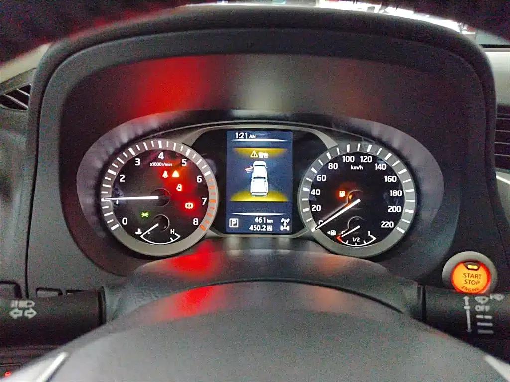 2024 Navara 2.5L Automatic 4WD Highway Premium Edition — миниатюра 8