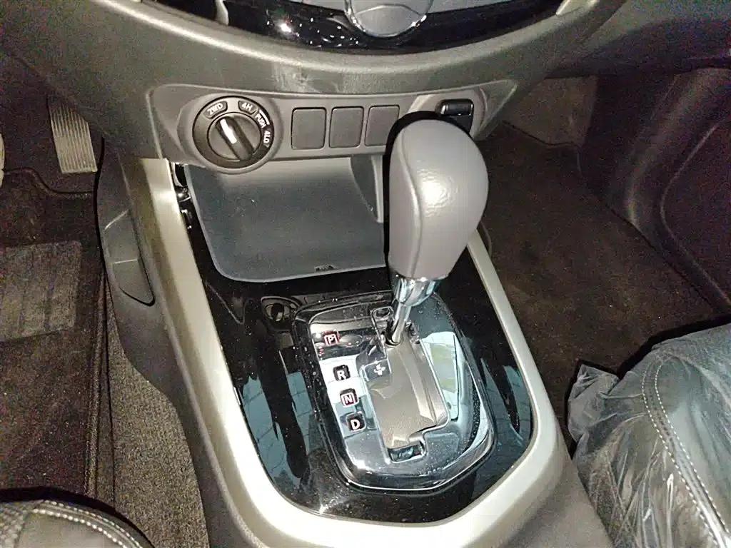 2024 Navara 2.5L Automatic 4WD Highway Premium Edition — миниатюра 10