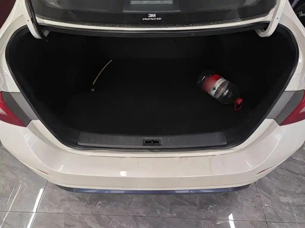 Nissan Sylphy EV 2018 Smart Edition — миниатюра 15