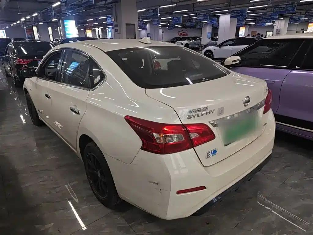 Nissan Sylphy EV 2018 Smart Edition — миниатюра 23