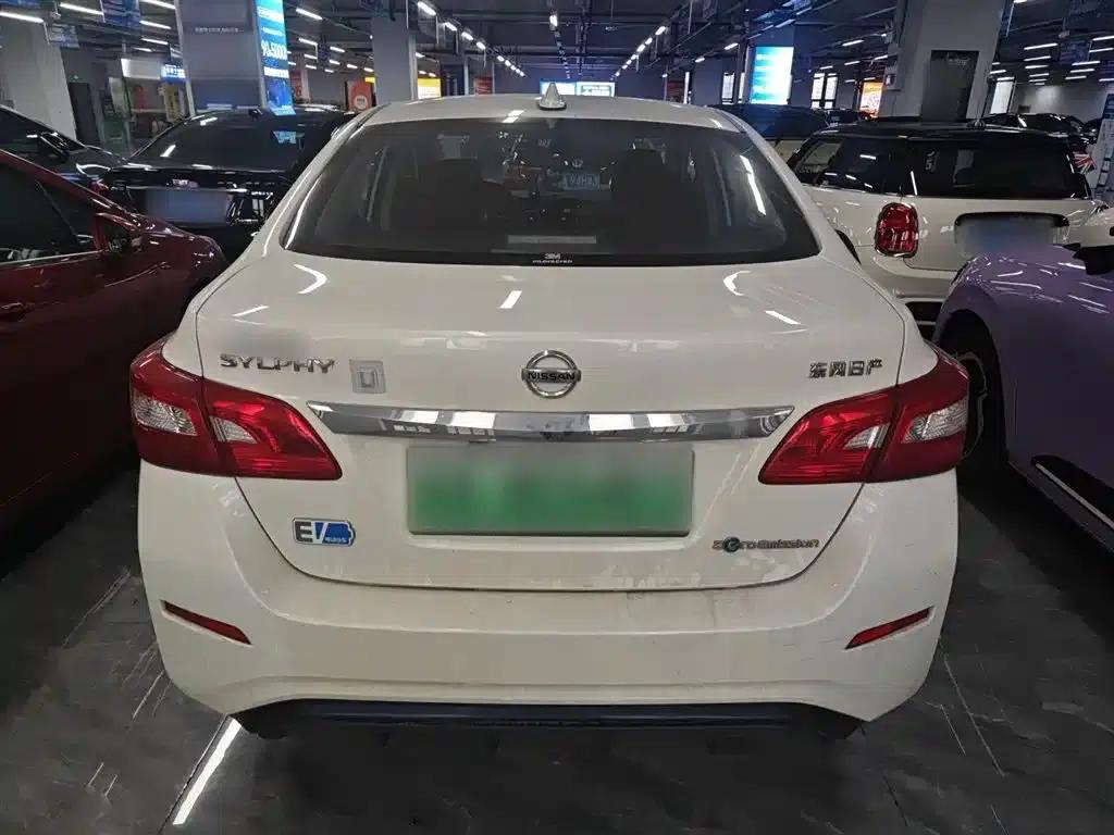 Nissan Sylphy EV 2018 Smart Edition — миниатюра 4
