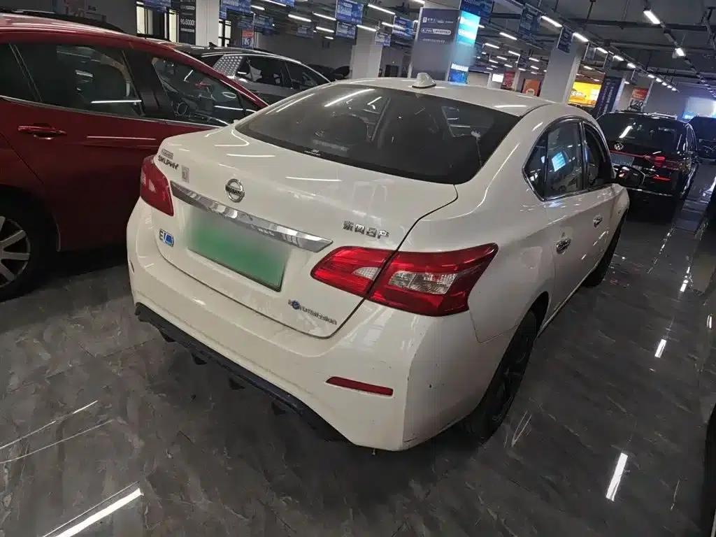 Nissan Sylphy EV 2018 Smart Edition — миниатюра 5