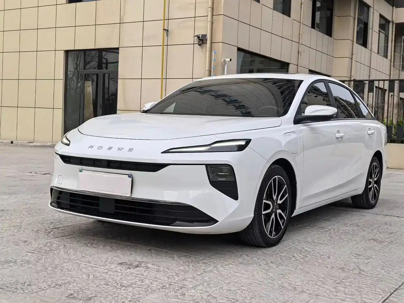 Roewe D6 2025 450km Premium Edition — миниатюра 1