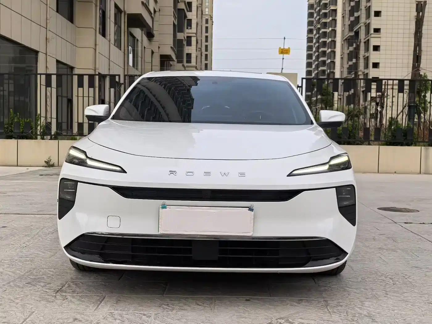 Roewe D6 2025 450km Premium Edition — миниатюра 2