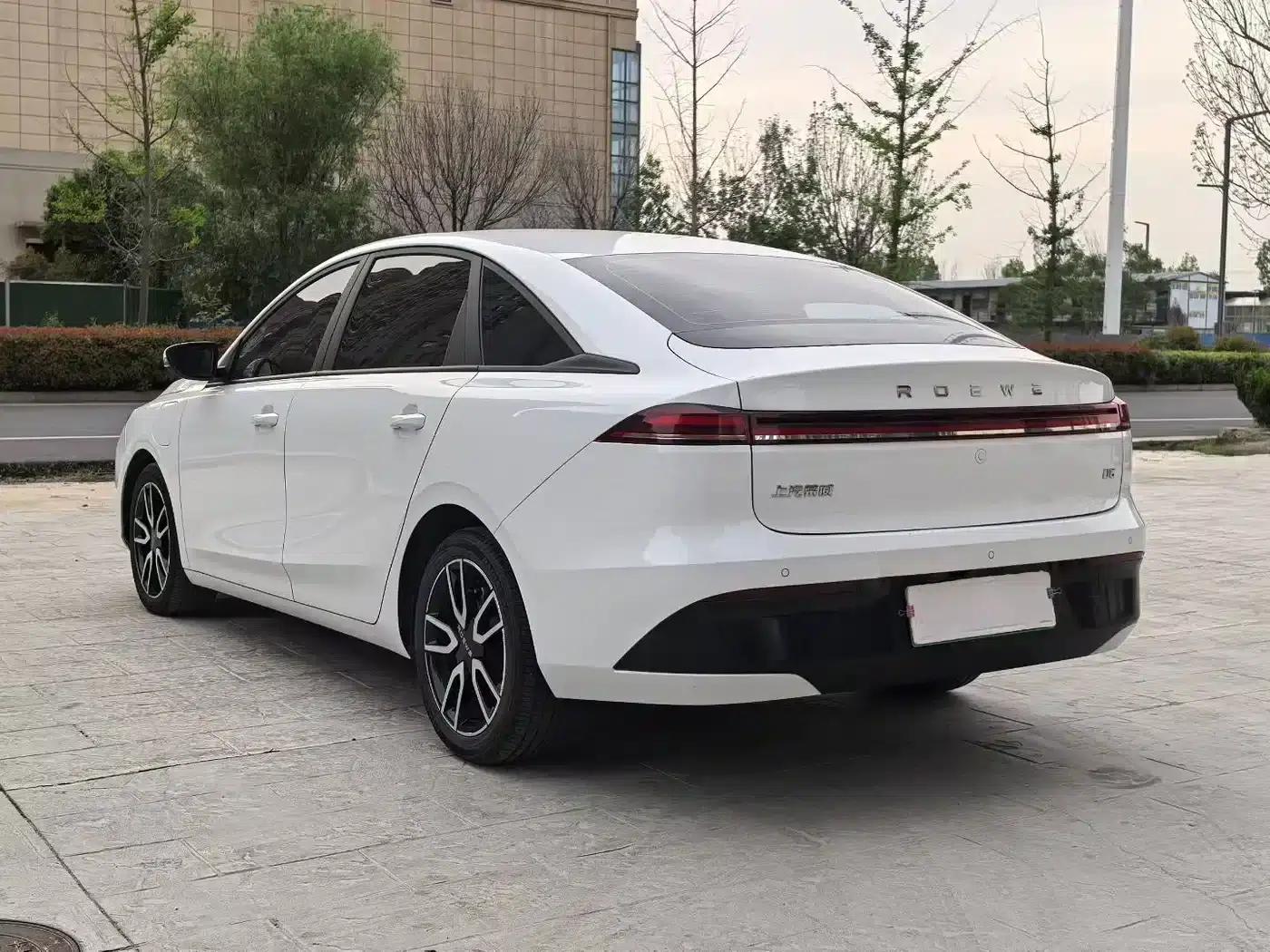 Roewe D6 2025 450km Premium Edition — миниатюра 7