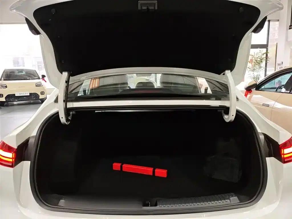 Roewe D6 2025 450km Premium Edition — миниатюра 19