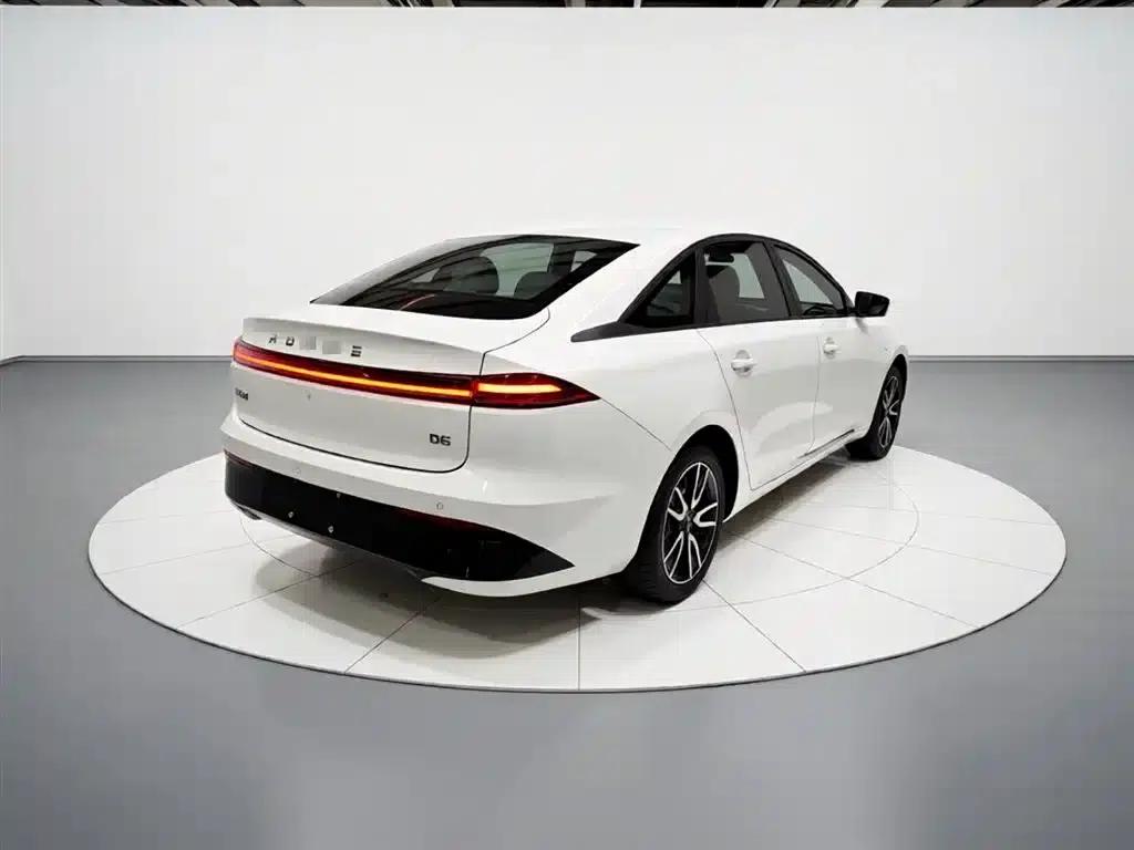 Roewe D6 2025 450km Premium Edition — миниатюра 7