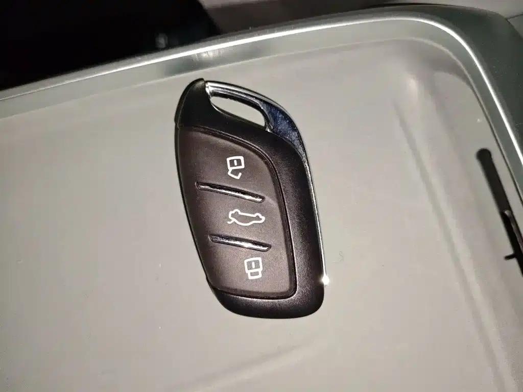 Roewe D6 2025 450km Premium Edition — миниатюра 9