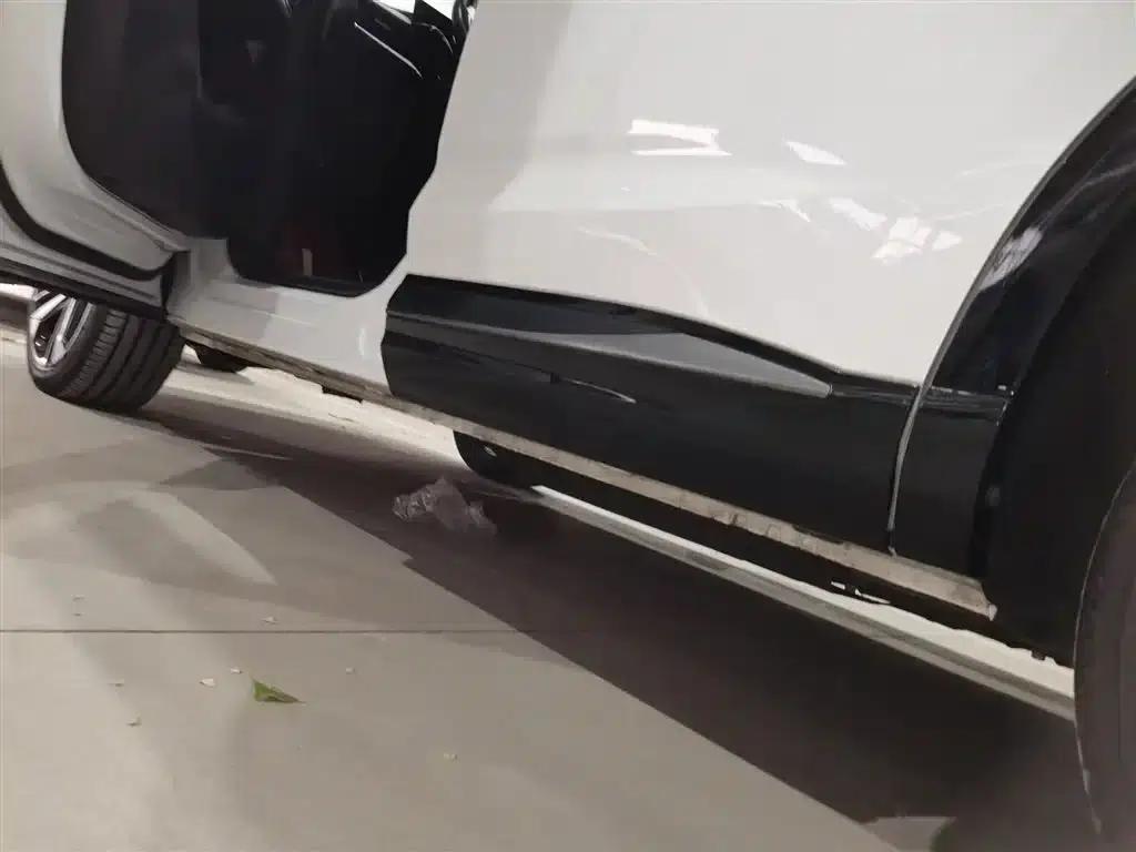 Roewe RX5 eMAX 2022 1.5T PHEV Fearless Premium Edition — миниатюра 22