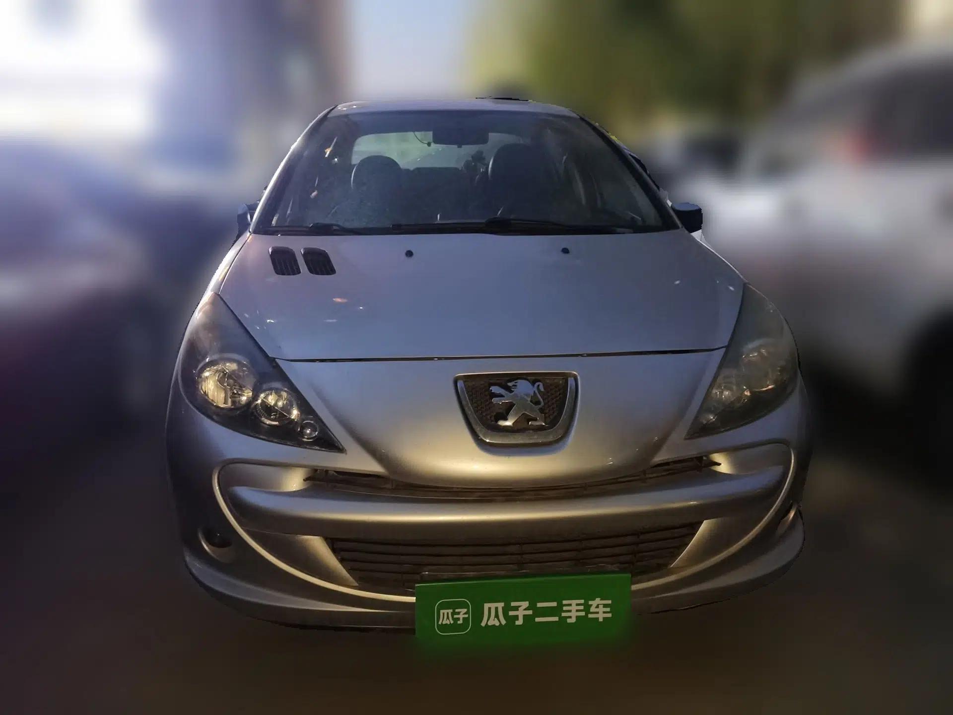 Peugeot 207 2011 Sedan 1.4L Manual Yule Edition — миниатюра 2
