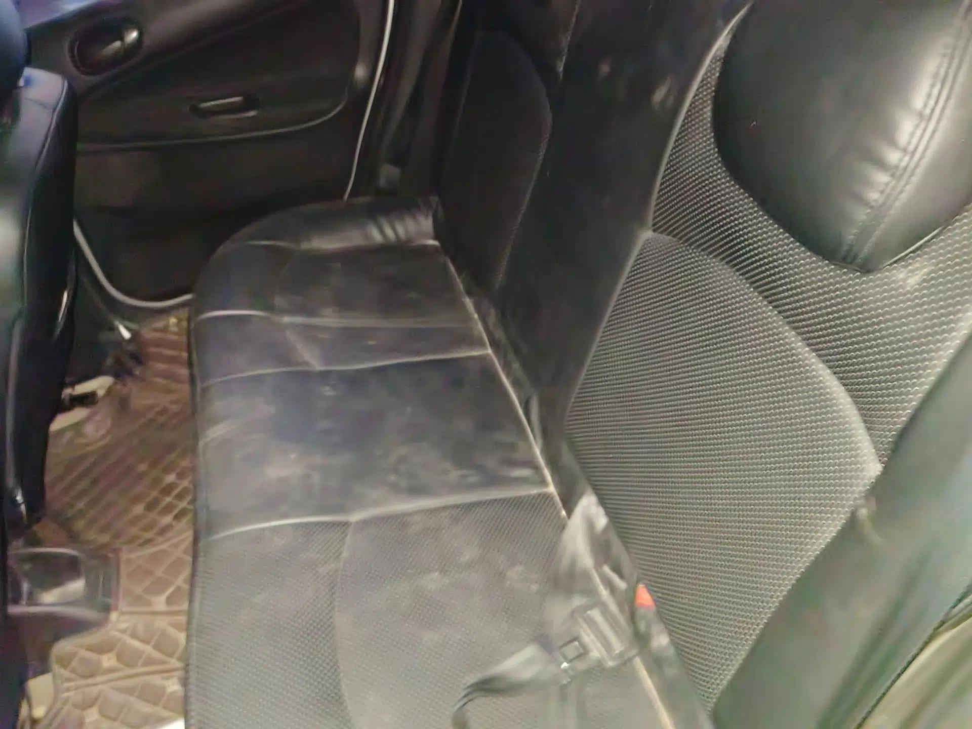 Peugeot 207 2011 Sedan 1.4L Manual Yule Edition — миниатюра 18