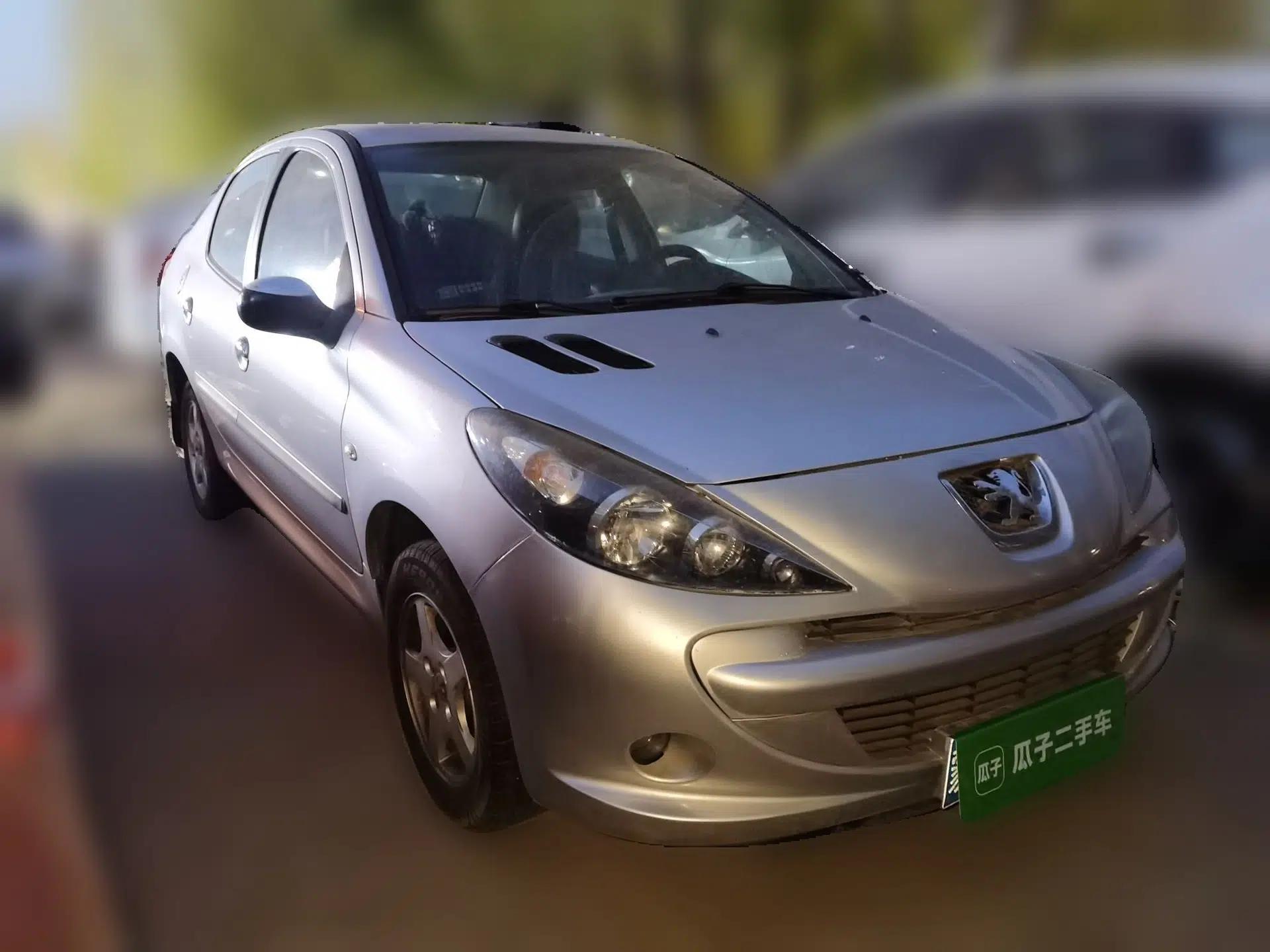 Peugeot 207 2011 Sedan 1.4L Manual Yule Edition — миниатюра 3
