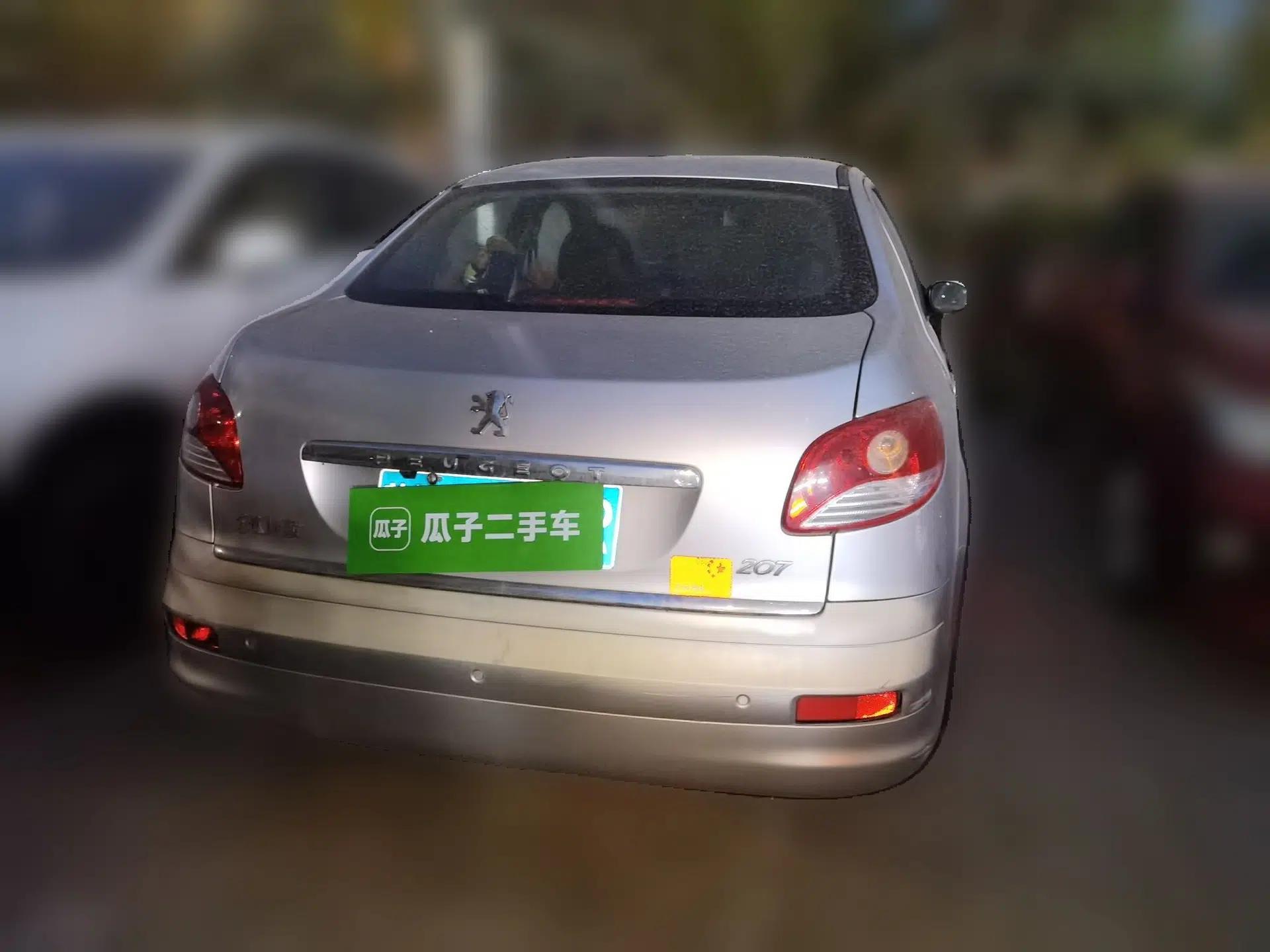 Peugeot 207 2011 Sedan 1.4L Manual Yule Edition — миниатюра 5