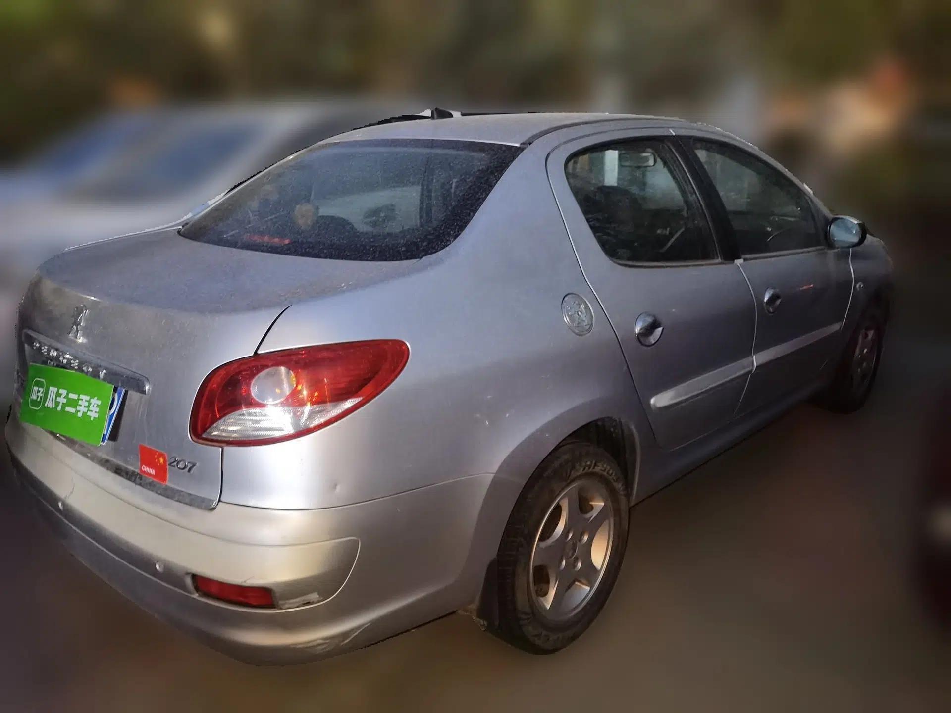 Peugeot 207 2011 Sedan 1.4L Manual Yule Edition — миниатюра 6