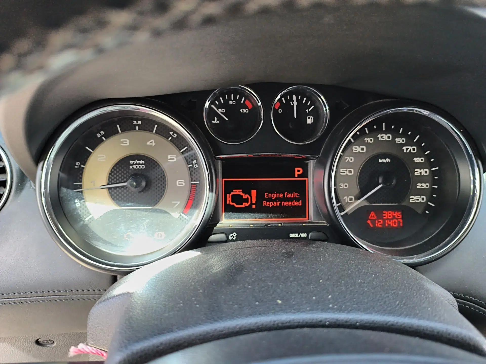 Peugeot RCZ 2011 1.6T Luxury Sport Model — миниатюра 12