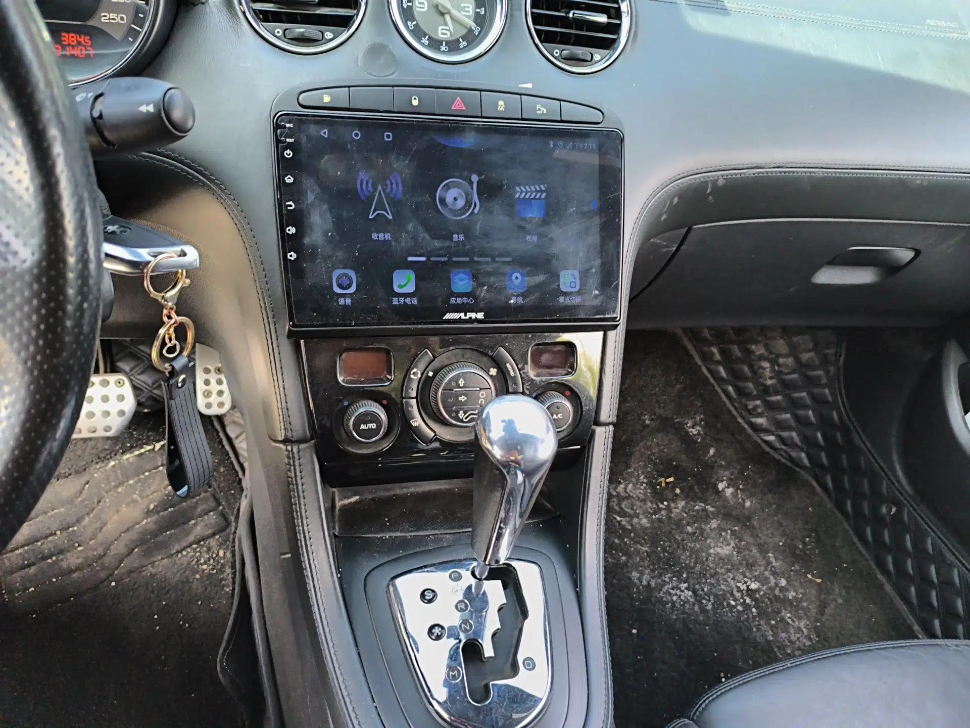 Peugeot RCZ 2011 1.6T Luxury Sport Model — миниатюра 14