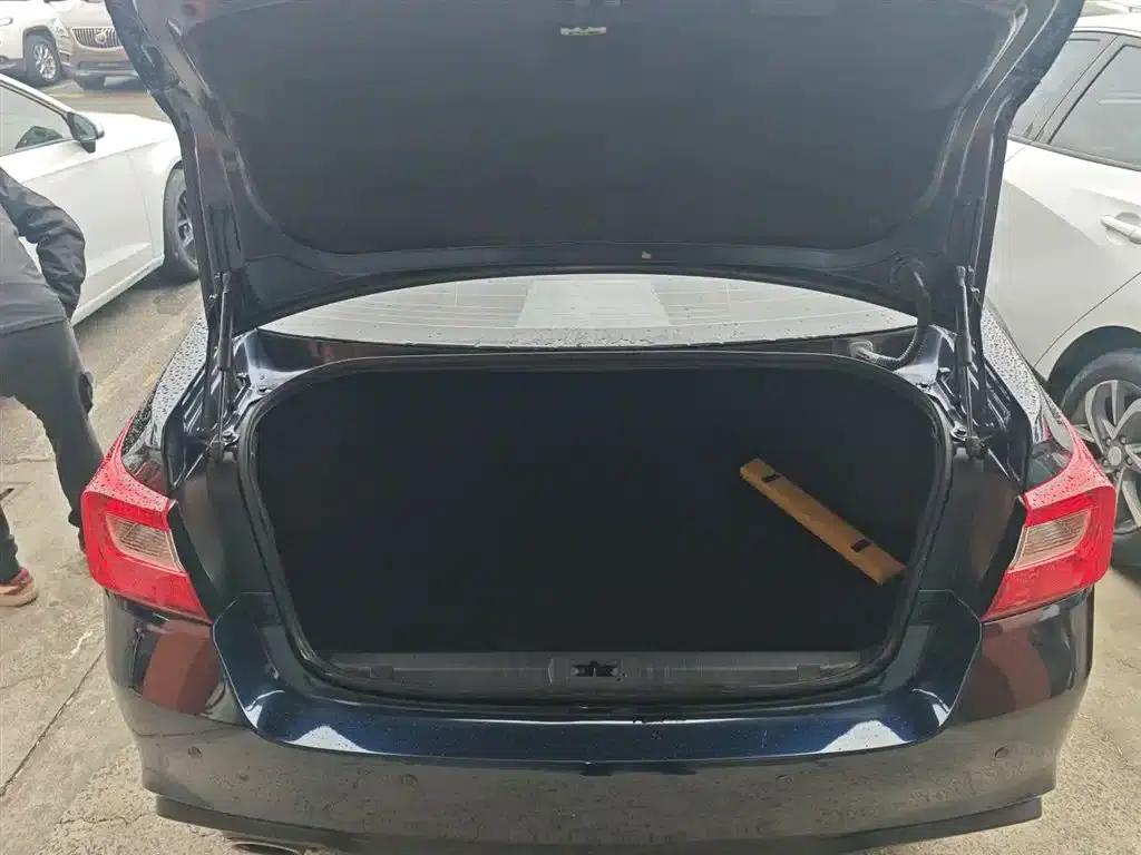 Legacy 2020 Facelift 2.5i AWD Fashion Edition — миниатюра 17