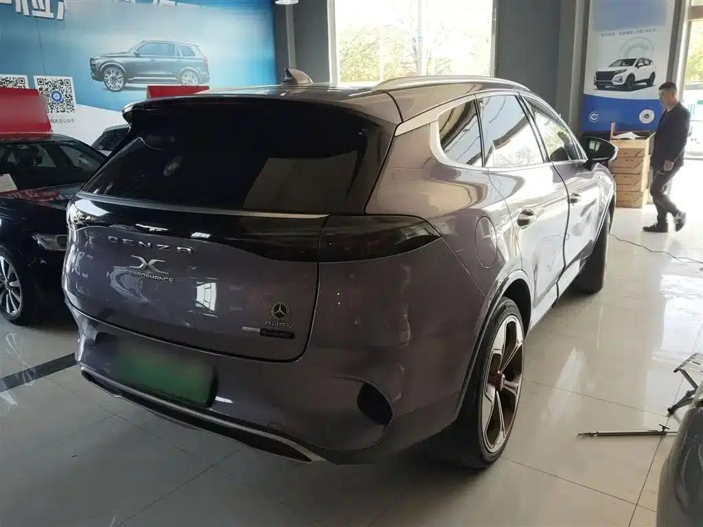 Denza X 2020 PHEV Flagship Edition — миниатюра 7