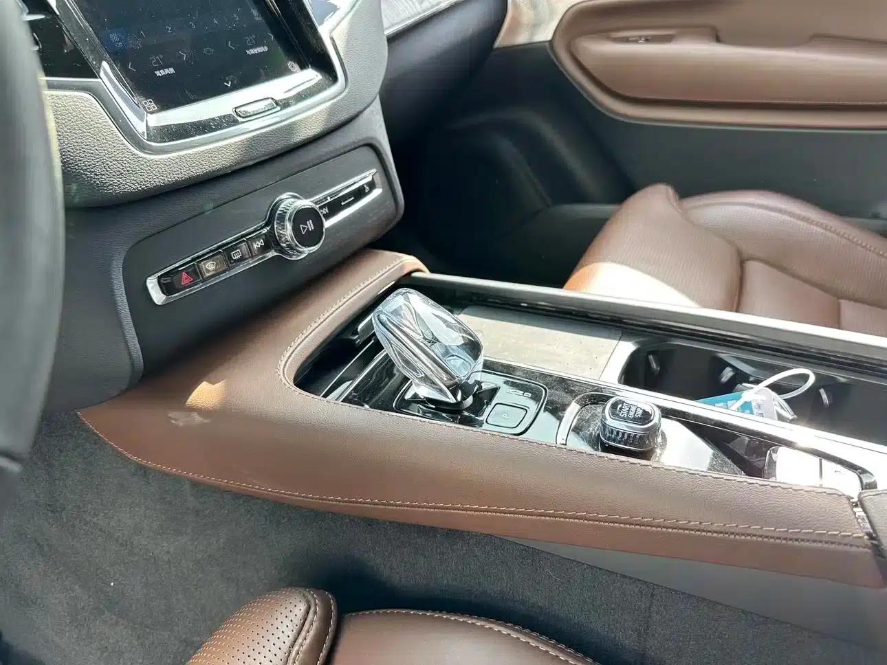 2024 Volvo XC90 Plug-in Hybrid T8 Inscription Luxury Edition (7-seater) — миниатюра 9