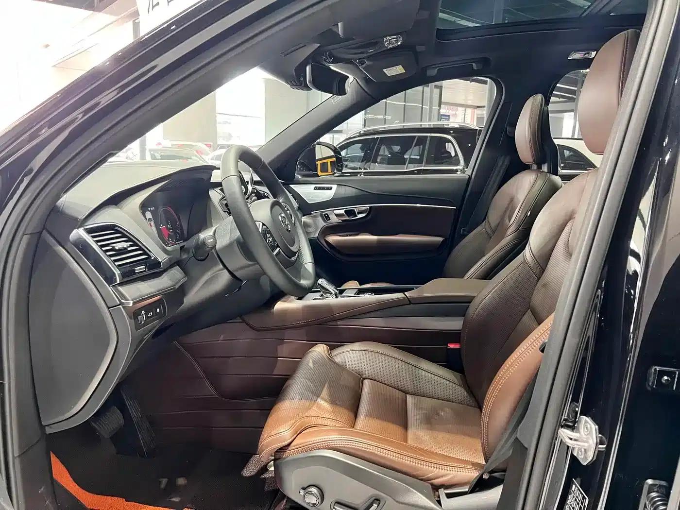 2022 Volvo XC90 Plug-in Hybrid E-Drive Hybrid T8 Inscription Luxury Edition (7-seater) — миниатюра 6