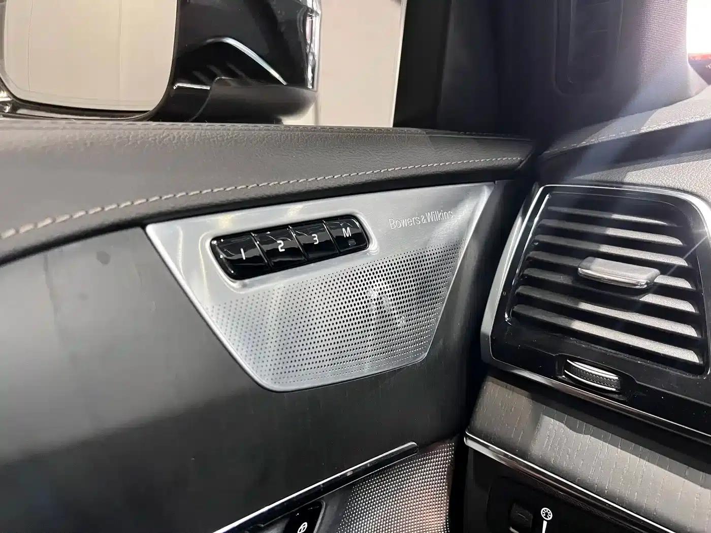 2022 Volvo XC90 Plug-in Hybrid E-Drive Hybrid T8 Inscription Luxury Edition (7-seater) — миниатюра 10