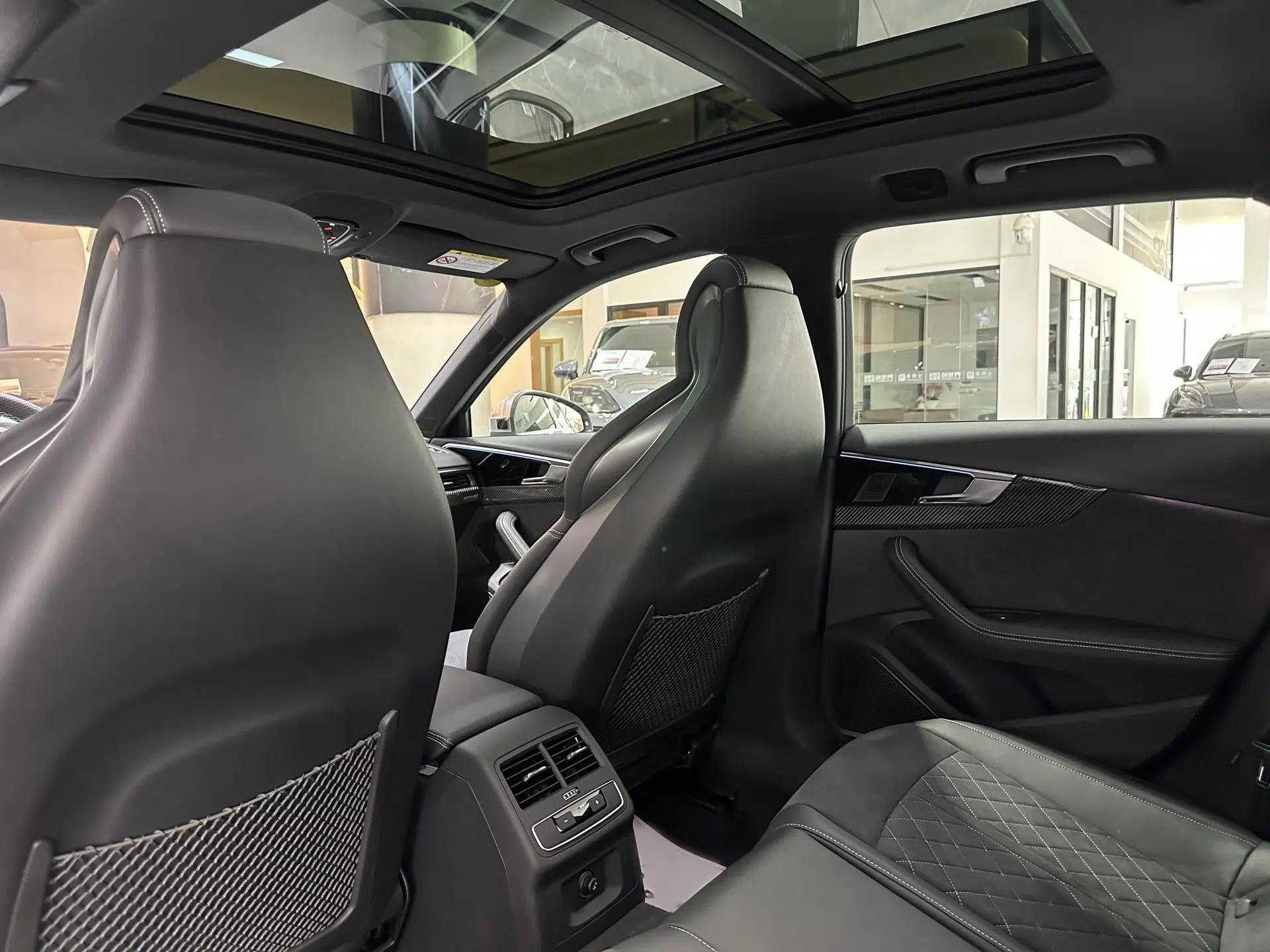 Audi RS 4 2023 RS4 Avant Standard Edition — миниатюра 9