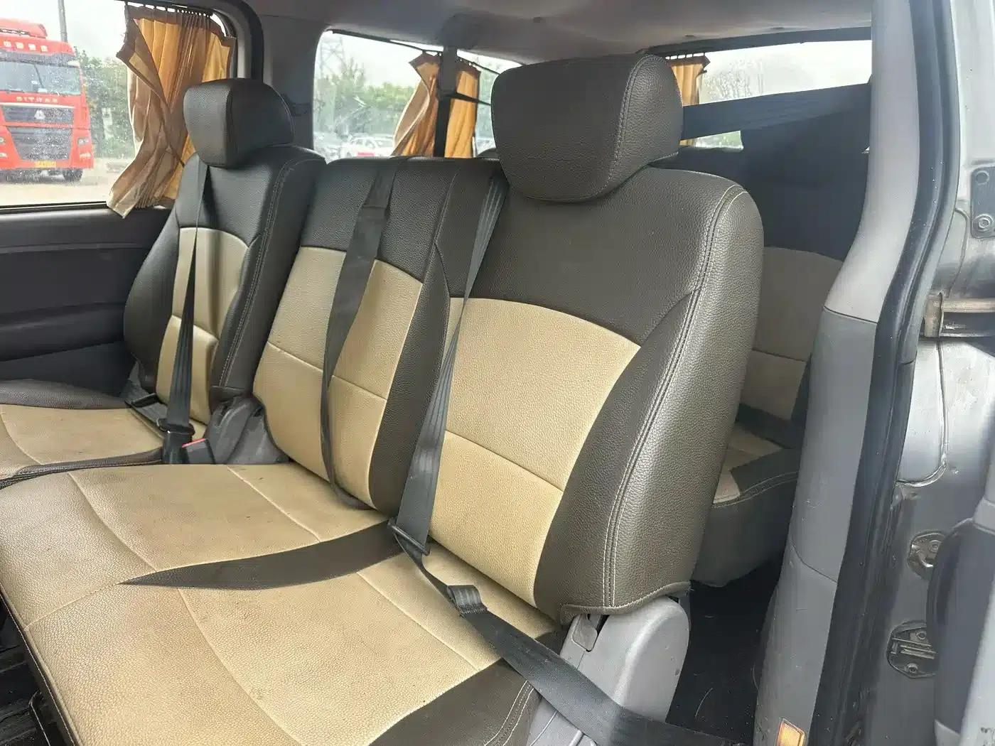 H-1 Huiyi 2011 Model 2.4L Comfort Edition — миниатюра 7