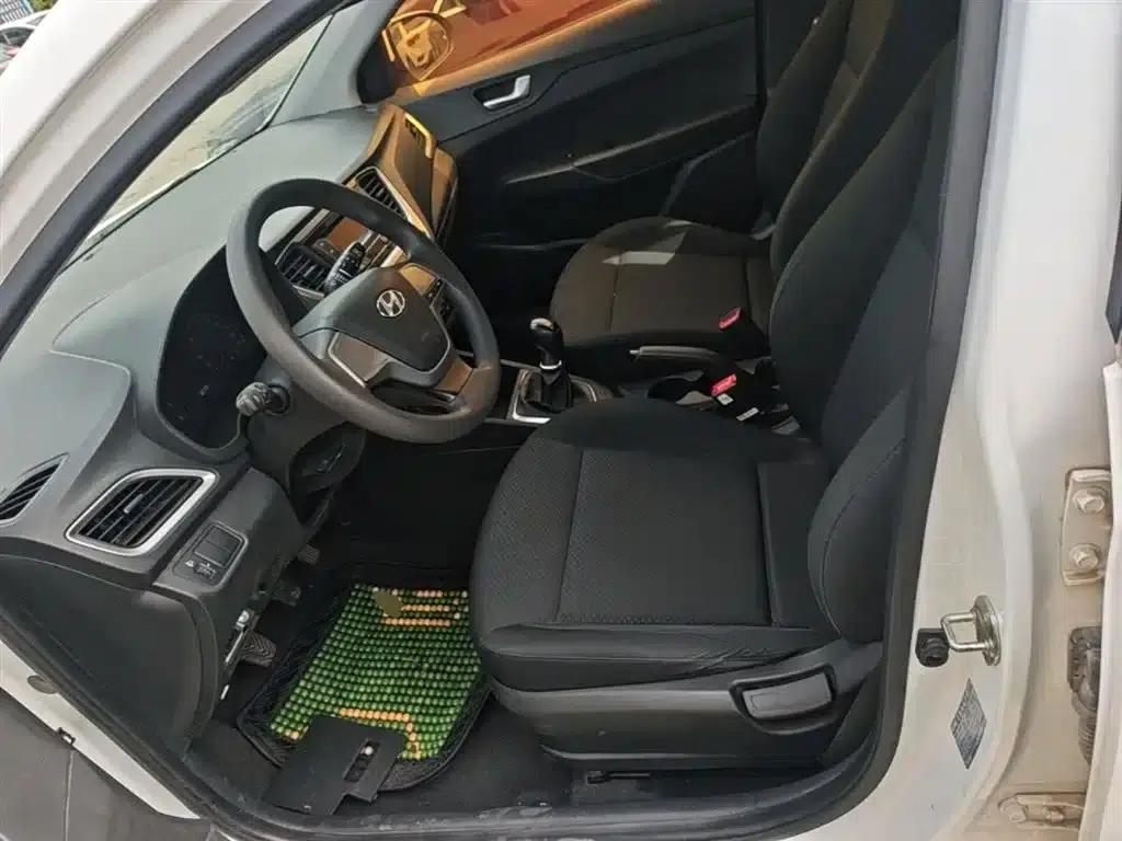 2017 Hyundai Verna RV 1.4L Manual Cool Edition GLS (National V Emission Standard) — миниатюра 11