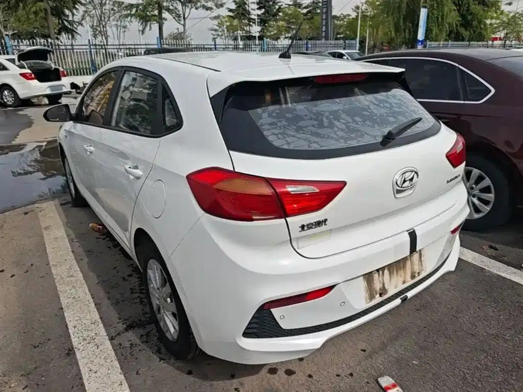 2017 Hyundai Verna RV 1.4L Manual Cool Edition GLS (National V Emission Standard) — миниатюра 23