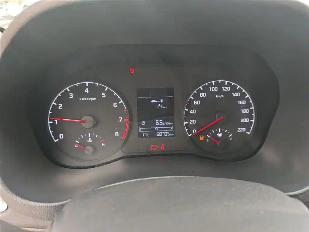 2017 Hyundai Verna RV 1.4L Manual Cool Edition GLS (National V Emission Standard) — миниатюра 8