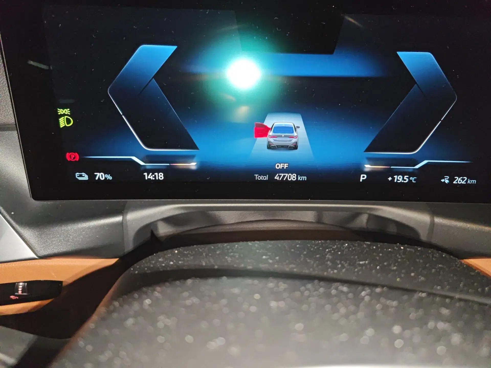 BMW i4 2022 M50 — миниатюра 13