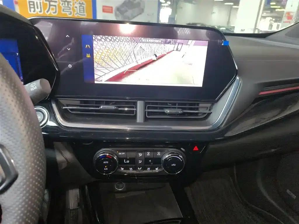 2022 Geely Xingmairo 1.5T CVT RS Bee Edition — миниатюра 13