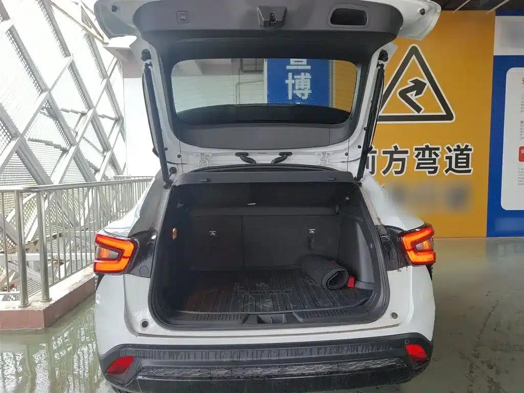 2022 Geely Xingmairo 1.5T CVT RS Bee Edition — миниатюра 19