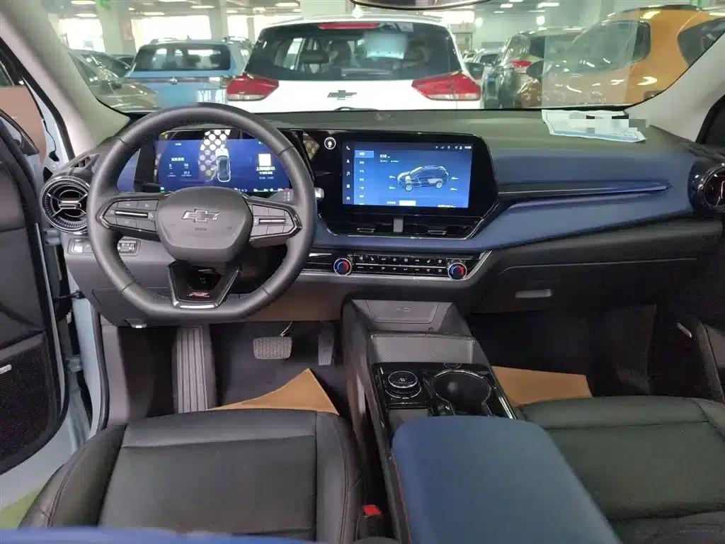 2024 Chevrolet Equinox Plus 102km RS Ultimate Edition — миниатюра 10